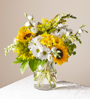 The FTD® Hello Sunshine Bouquet Flower Bouquet