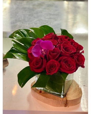 Red Rose Cube Flower Bouquet